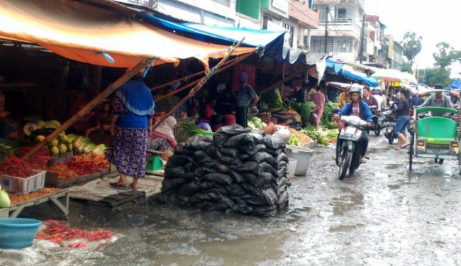 Kondisi Pasar Kebayoran Lama Luar Biasa Jorok