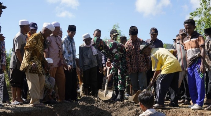 Tinjau Lokasi Jembatan di Bima, Danrem 162/WB Optimis Tiga Jembatan Selesai Tepat Waktu