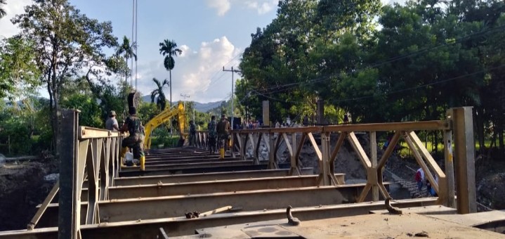 Jembatan Telah Terpasang, Warga Desa Bolo-Rade Kembali Tersenyum