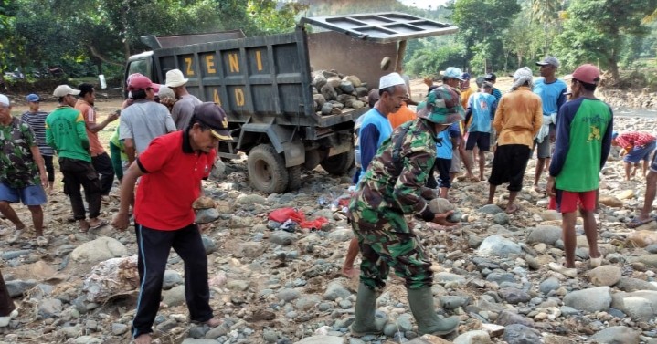 Perbaikan Jembatan Woro Selesai, Satgas Zeni TNI AD Lanjut ke Jembatan Campa