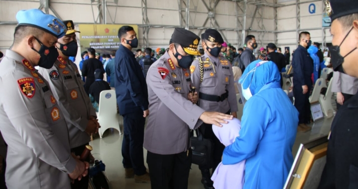 Sebagai Penghormatan, Kapolri Tawari Anak Prajurit Awak Nanggala 402 Masuk Polisi