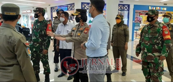 Kapolsek Tanjung Duren Gelar Operasi Prokes Bersama Tiga Pilar di Mall Citraland Grogol