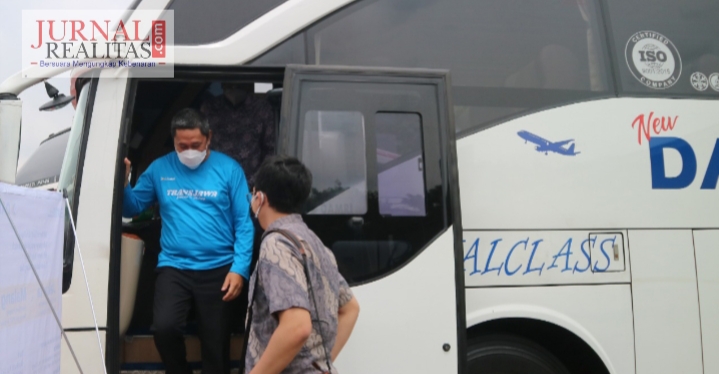 Bus Damri Layani Pelanggan Sesuai Protokol Kesehatan