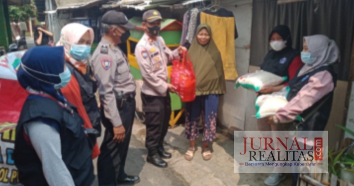 Berkat Keprihatinan dan Perhatian Kapolsek Kembangan, Warga yang Sakit Dibantu Yayasan Buddha Tzu Chi