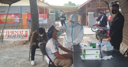 Yon D Pelopor Satbrimob PMJ Sediakan Posko Swab Antigen Gratis Untuk Warga Pulang Mudik