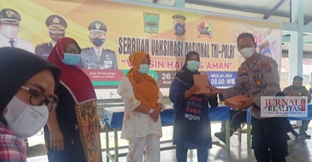 Semangat TNI-Polri Dalam Rangkaian Vaksinasi Nasional di Kecamatan Sungai Limau, Kab Padang Pariaman