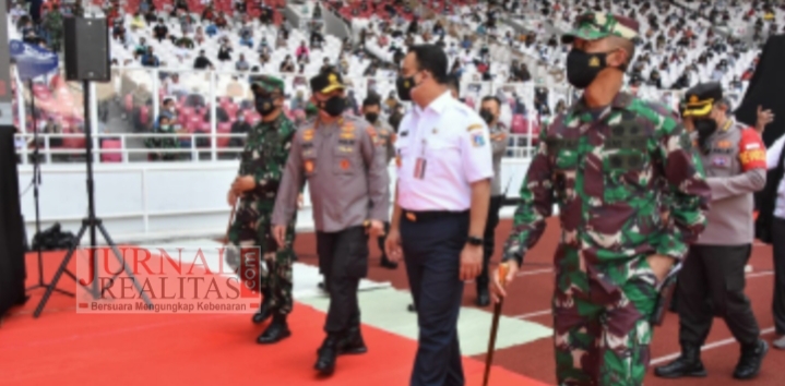 Kodam Jaya, Polda Metro Jaya, dan Pemprov DKI Selenggarakan Vaksinasi Massal di GBK Senayan