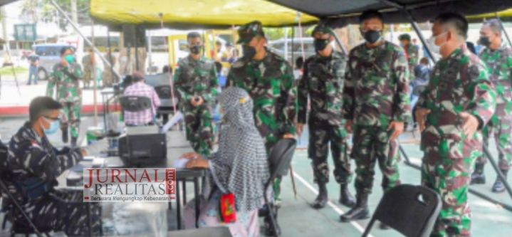 Danrem 172/PWY Tinjau Serbuan Vaksinasi Gelombang Kedua Tahap I di Jayapura