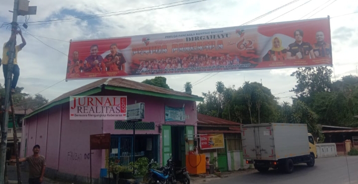 Camat Siantar Barat Arogan, Copot Sepihak Spanduk Ucapan HUT Pemuda Pancasila